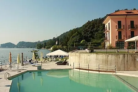 Sleeps 2 Pool Wifi Apartment Meina