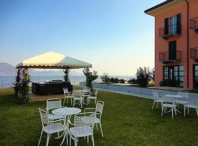 Sleeps 2 Pool Wifi Apartment *